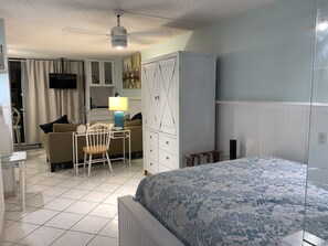 1 habitación, escritorio, tabla de planchar con plancha y wifi gratis 