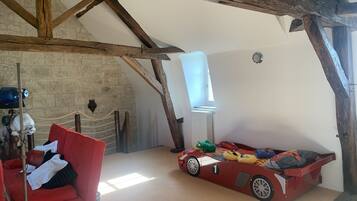 4 dormitorios, tabla de planchar con plancha, wifi gratis y ropa de cama