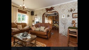 Télévision, cheminée