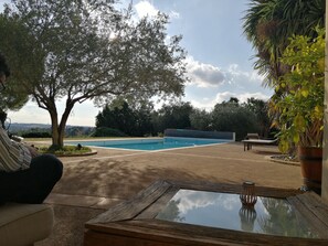 Outdoor pool - 30 m2 guest room with private bathroom and breakfast included.  (Mervilla)