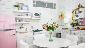Private kitchen - "Pigs Fly" an Adorable Guest Suite in the Round Top Area  (Burton)