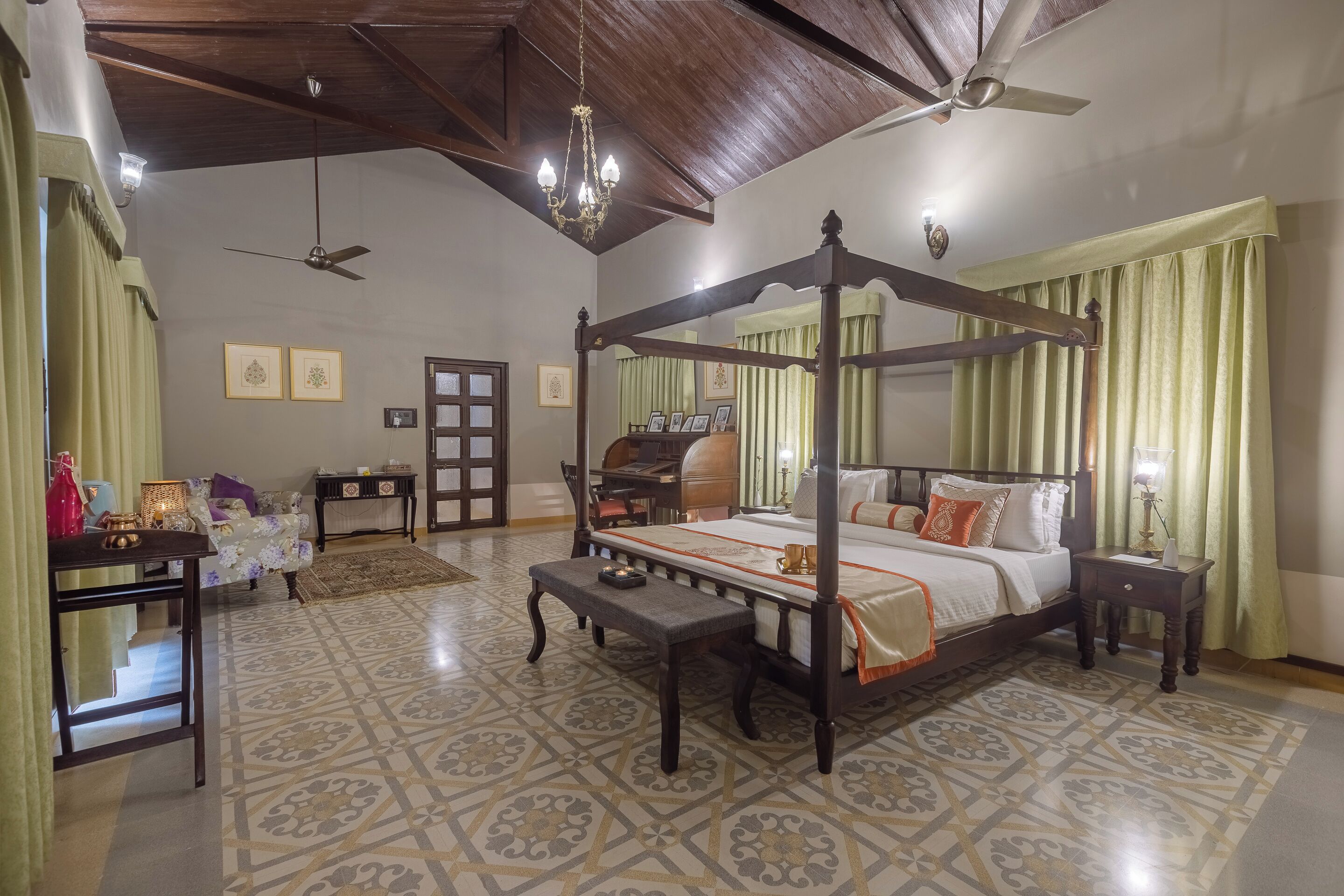 Caja de seguridad en la habitación, wifi gratis y ropa de cama 