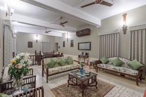 Darbar Suite | Khu phòng khách