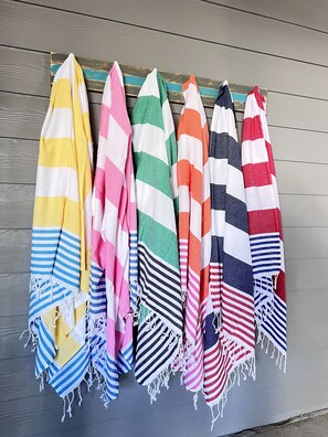 2 camere, una scrivania, ferro/asse da stiro, culla da viaggio