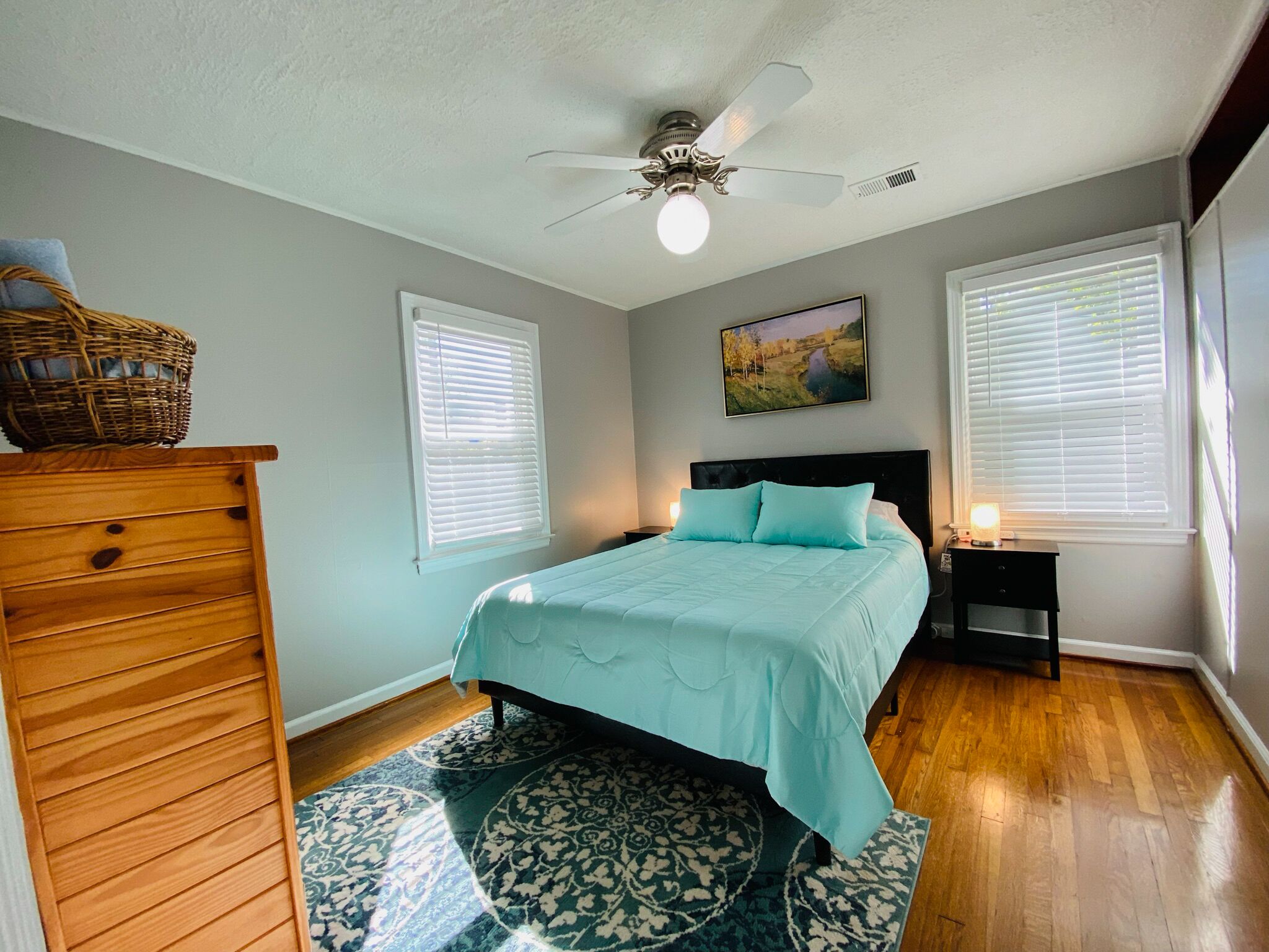 2 quartos, escrivaninha, ferros/tábuas de passar roupa, Wi-Fi