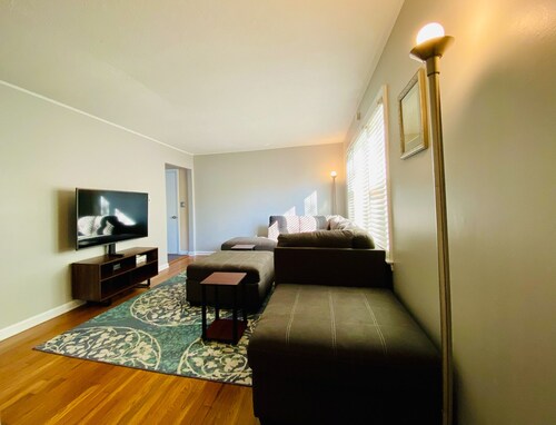 Cozy Ranch Close to everything 