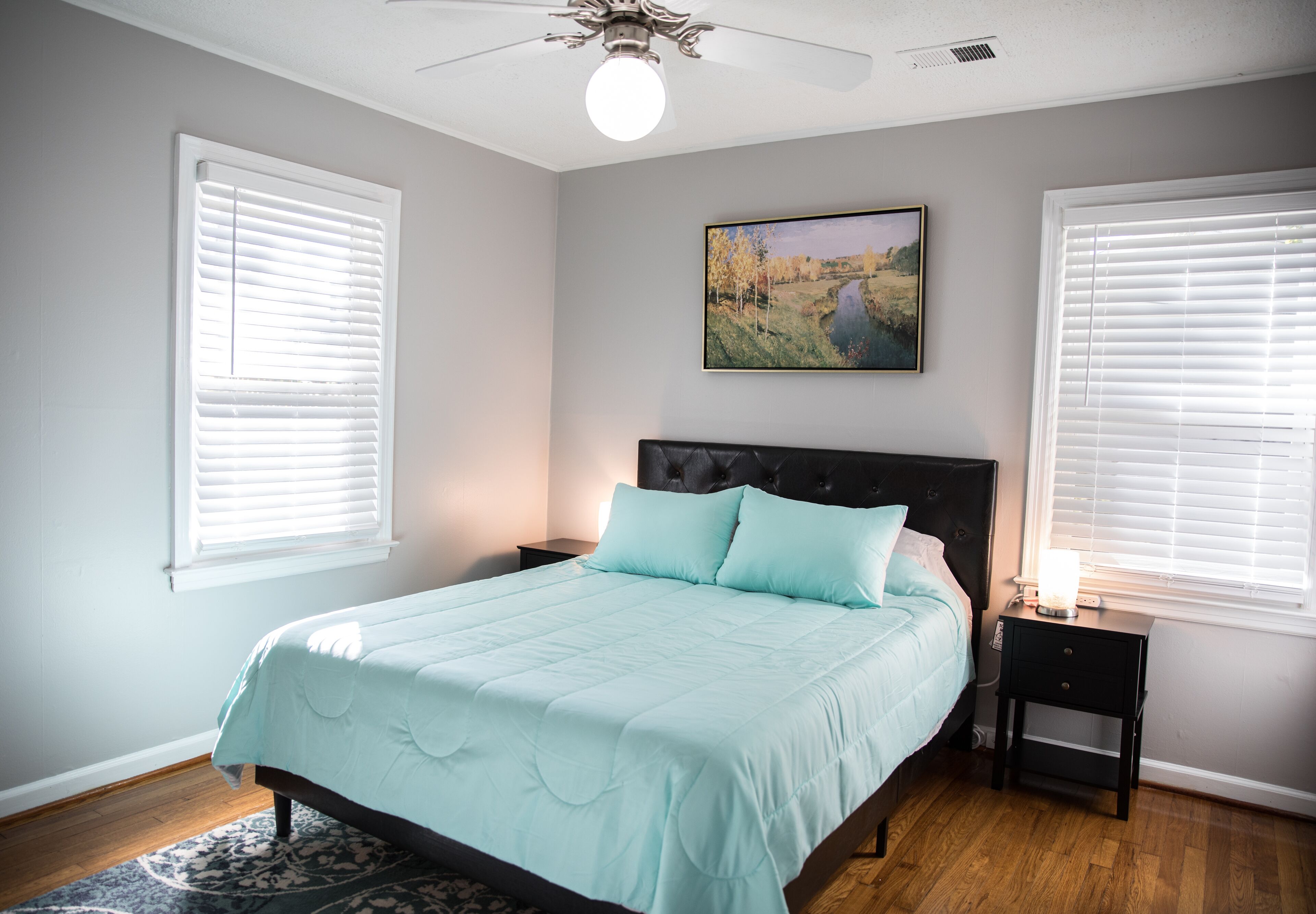 2 habitaciones, escritorio, tabla de planchar con plancha y wifi 