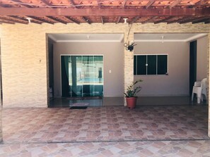 المنطقة المحيطة بالمنشأة