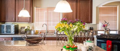 Coffee/tea maker, fridge, microwave, oven