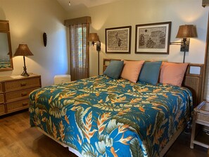 1 bedroom, iron/ironing board, travel cot, free WiFi - Lae Nani 433. New renovation. Fabulous Ocean View from this Top Floor Condo. A/C in Bedroom! (Kapaʻa)