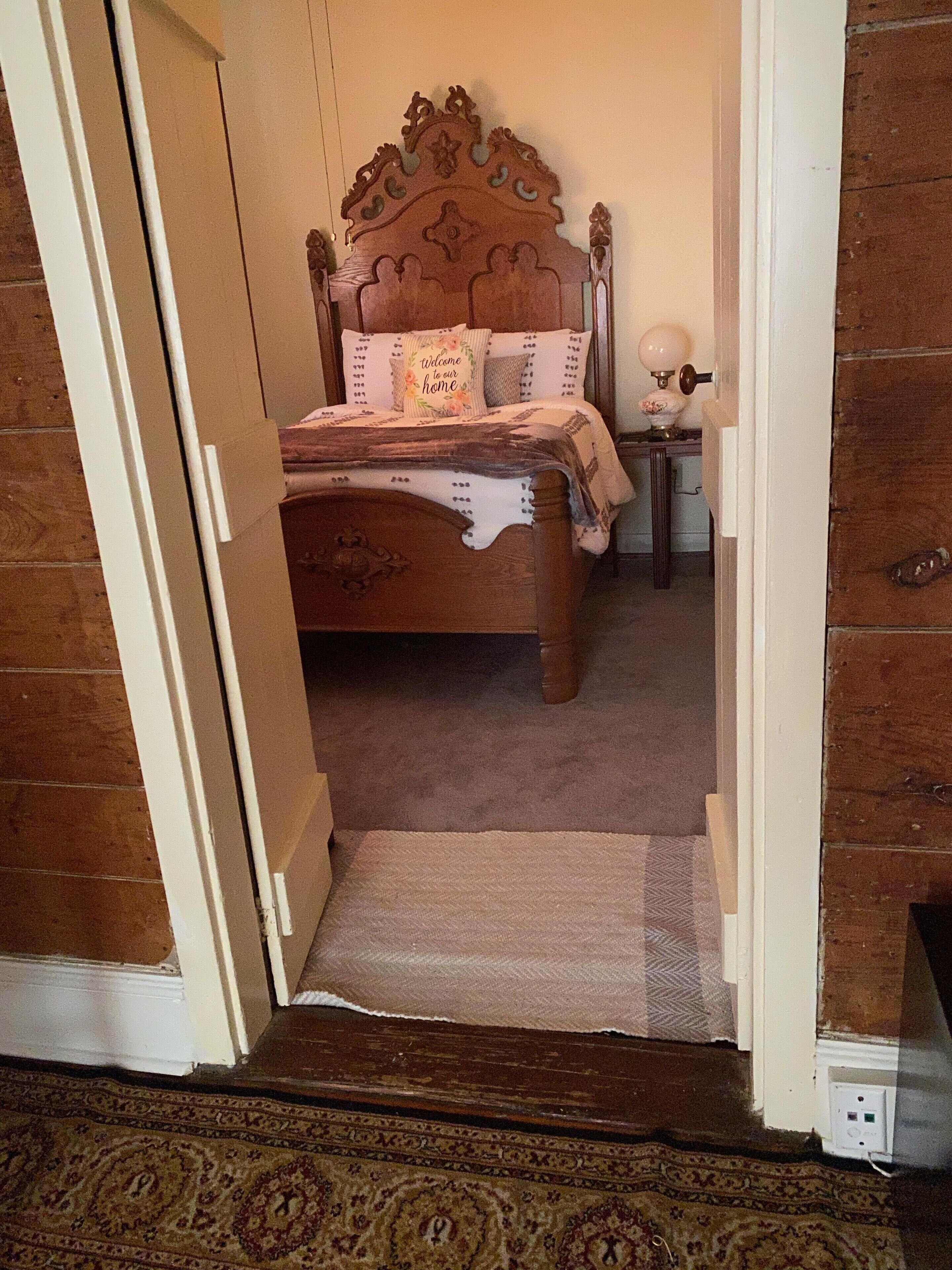 Suite with sitting area and ensuite bath with Clawfoot tub