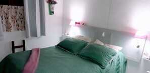3 Schlafzimmer, Schreibtisch, Bügeleisen/Bügelbrett, kostenloses WLAN