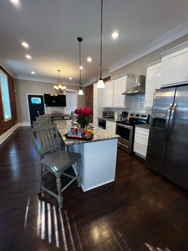 South City Historic Home w/ private carport 