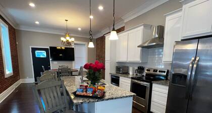 South City Historic Home w/ private carport