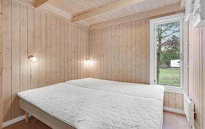 2 bedrooms, free WiFi