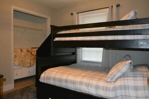 3 chambres, bureau, fer et planche à repasser, Wi-Fi gratuit