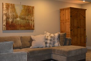 Smart TV, fireplace, video games, stereo