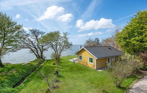 Exterior - Gorgeous home in Helsinge (Helsinge)