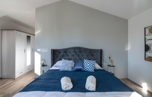 3 Schlafzimmer, Reisekinderbett, kostenloses WLAN, Bettwäsche