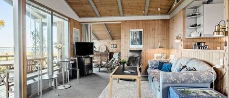 Cheminée, chaîne hi-fi