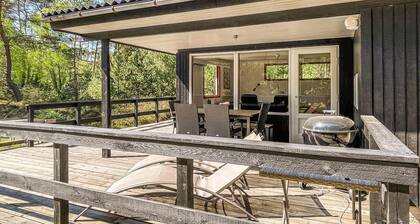 Amazing home in Nexø with WiFi