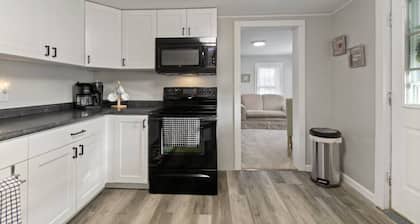 Tiny House Jewel in Brockport!