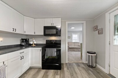 Tiny House Jewel in Brockport!