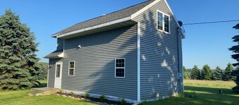 2 Bedrooms - Room to park boat! - Close to water & Potawatomi State Park