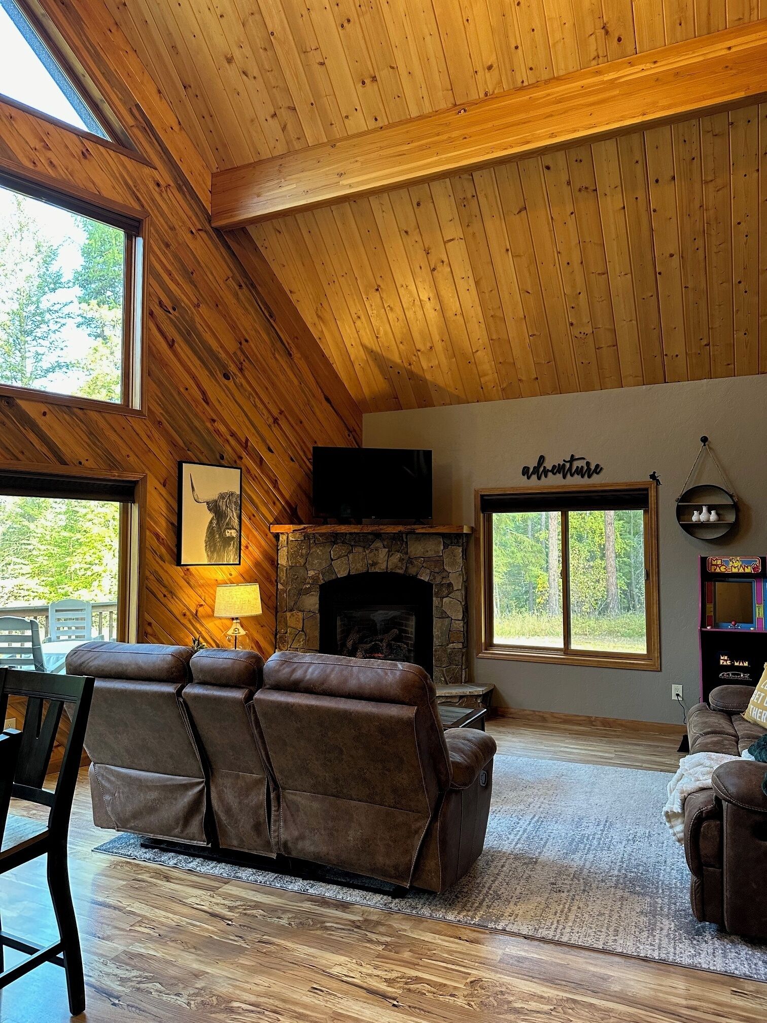 Téléviseur connecté, foyer, jeux vidéo