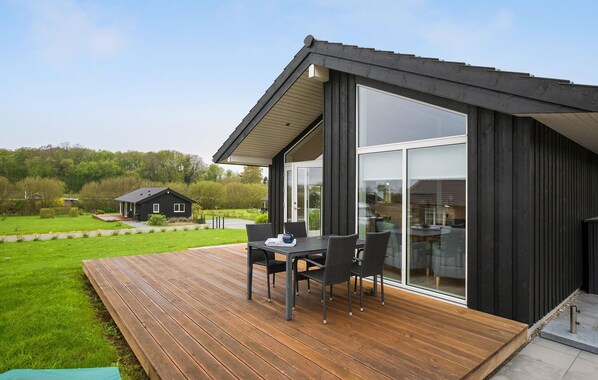 Outdoor dining - 2 bedroom gorgeous home in Haarby (Haarby)