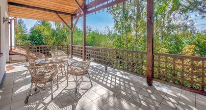 6 bedroom amazing home in Mucharz