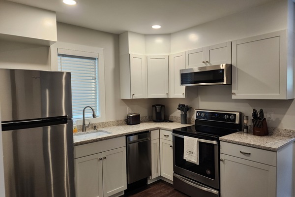 Refrigerador, microondas, horno, placa de cocina