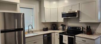 Guest house walking distance from historic downtown Littleton