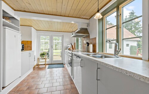 Beautiful home in Aakirkeby with WiFi