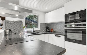 Kühlschrank, Mikrowelle, Geschirrspüler