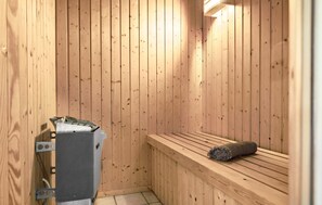 Sauna - Amazing home in Nexø with WiFi (Nexø)