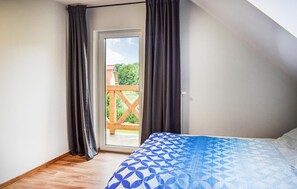 3 bedrooms, free WiFi, bed sheets