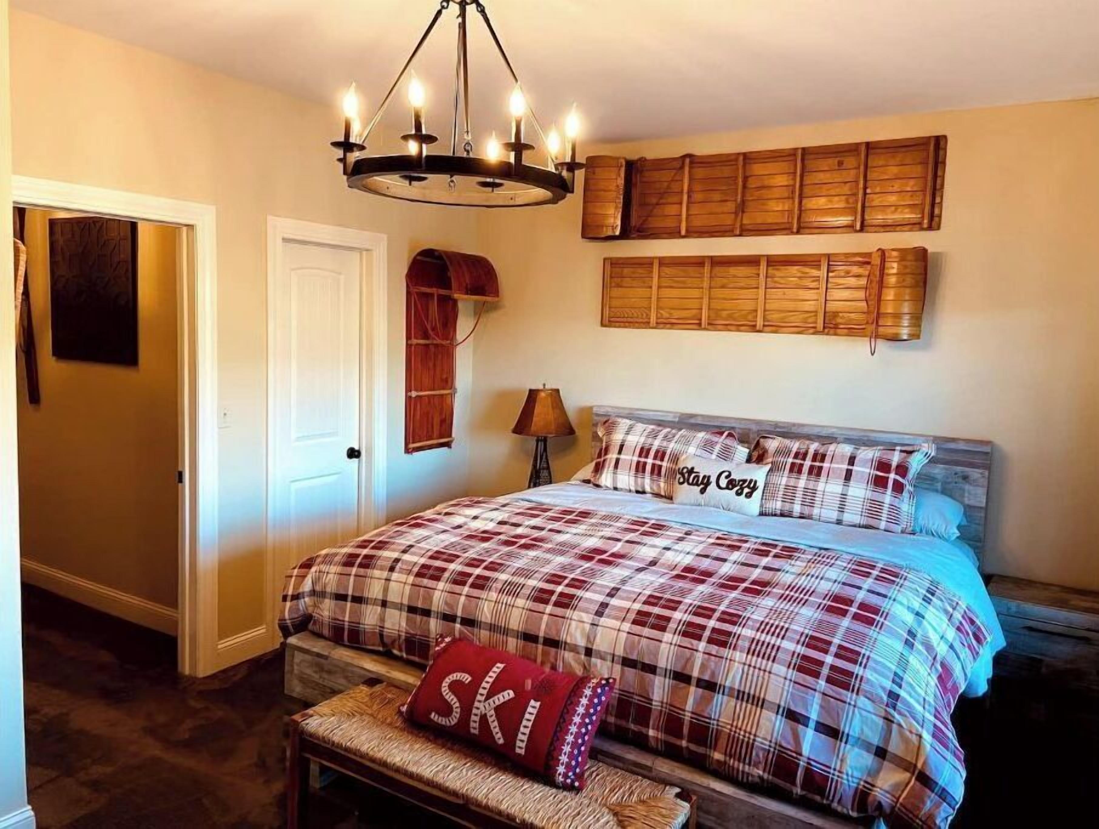 2 bedrooms, desk, iron/ironing board, free WiFi