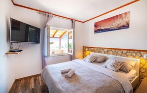 2 Schlafzimmer, Reisekinderbett, kostenloses WLAN, Bettwäsche