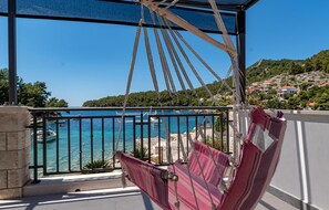 Property grounds - Beach front home in Blato (Blato)