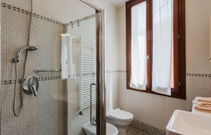 Shower - Gorgeous apartment in Venezia with WiFi (Venezia)