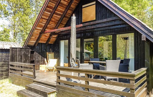 Awesome home in Aakirkeby with WiFi