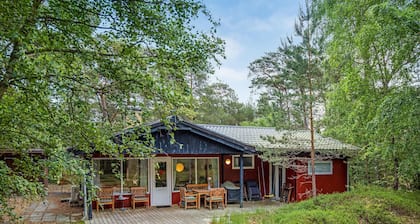 Gorgeous home in Nexø with kitchen