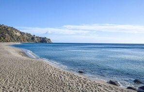 Beach nearby - Amazing apartment in Ricadi with house sea view (Ricadi)