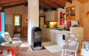 Fridge, stovetop, cookware/dishes/utensils - 2 bedroom awesome home in Nexø (Nexø)
