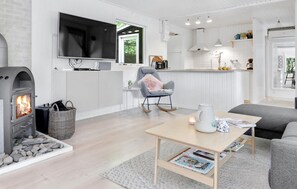 Televisie en een open haard