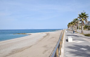 Nær stranden og fisking