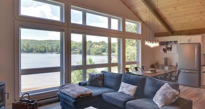 Beautiful waterfront cottage
