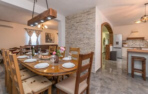 Dining - 5 bedroom nice home in Miranje (Miranje)