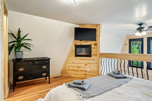 2 bedrooms, desk, iron/ironing board, free WiFi
